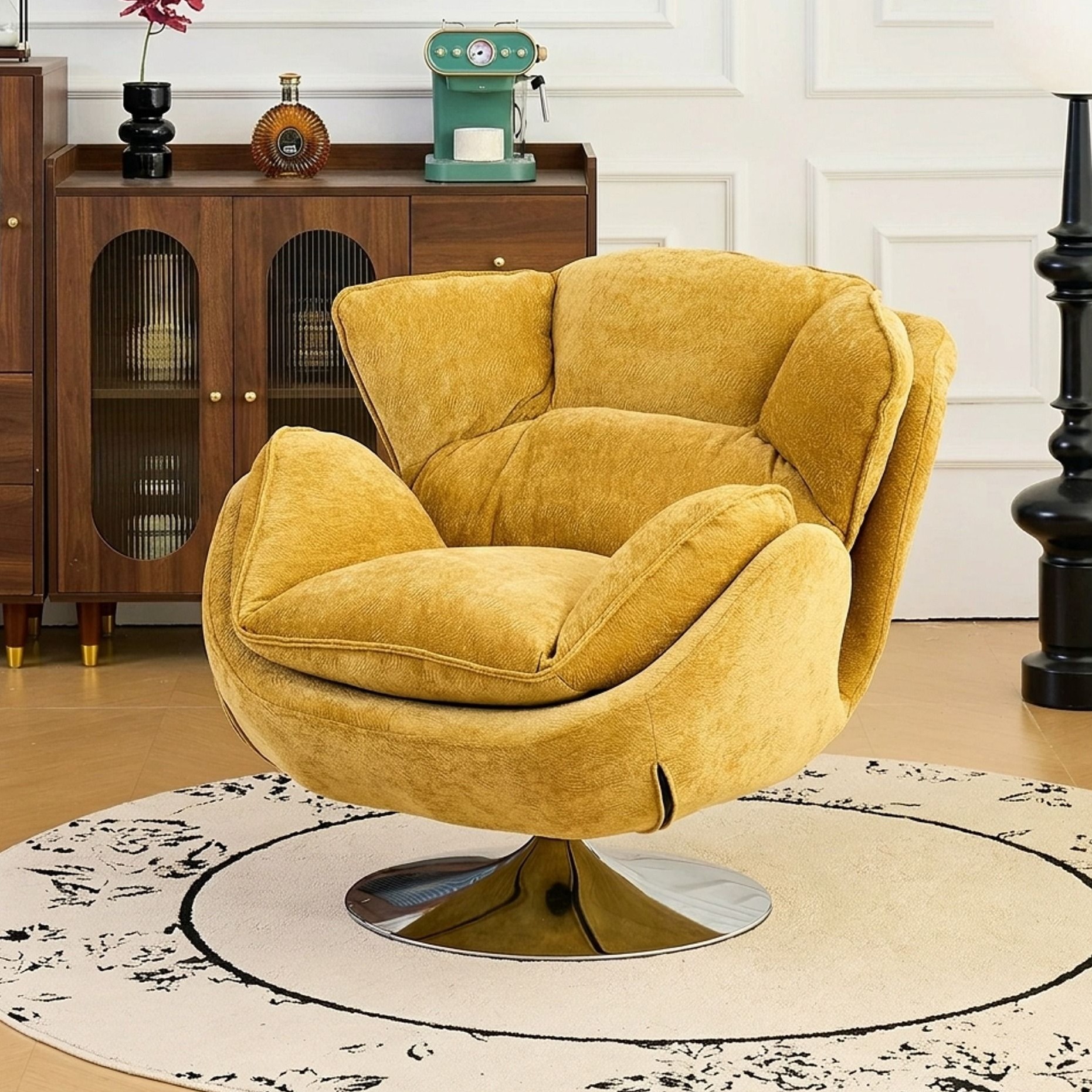 Curved Swivel Lounge Chair